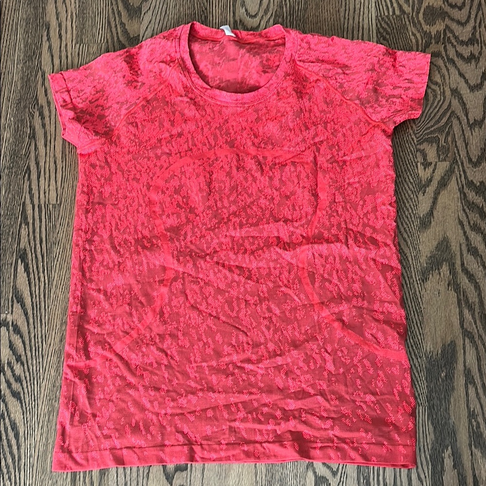 Lululemon Bright Red runswiftly Tee Sz 14